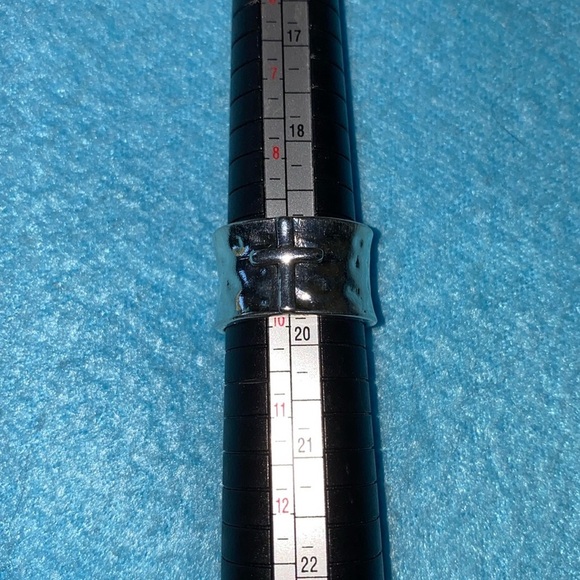 HAMMERED FINISH Wide band cross silver tone ring boho size 9.5 - Picture 7 of 9